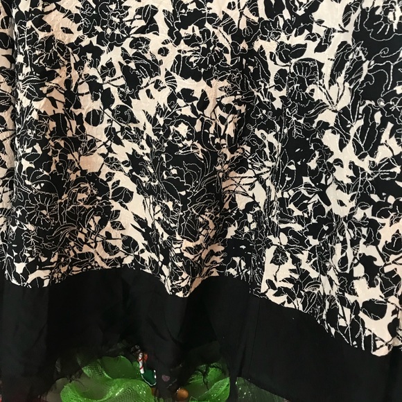 Adorable Plus Size Skirt - Picture 2 of 6